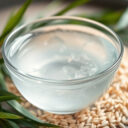 Woda ryżowa na twarz – co warto wiedzieć przed startem: lepsza elastyczność, mocniejsza bariera i mniej przebarwień